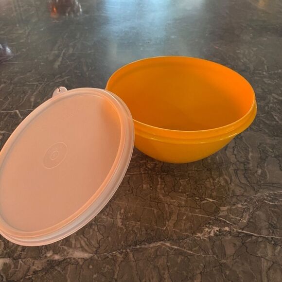 Vintage Tupperware Orange Bowl with Lid - Picture 3 of 5